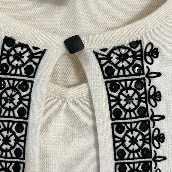 Sag Harbor Cream and Black Sweater Plus Size 3X Embroidered Sequins Embellished - Picture 4 of 9